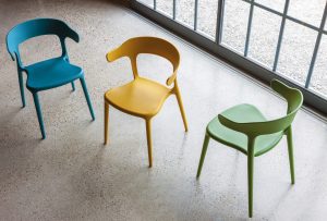 moderna-plastova-stolicka-brera